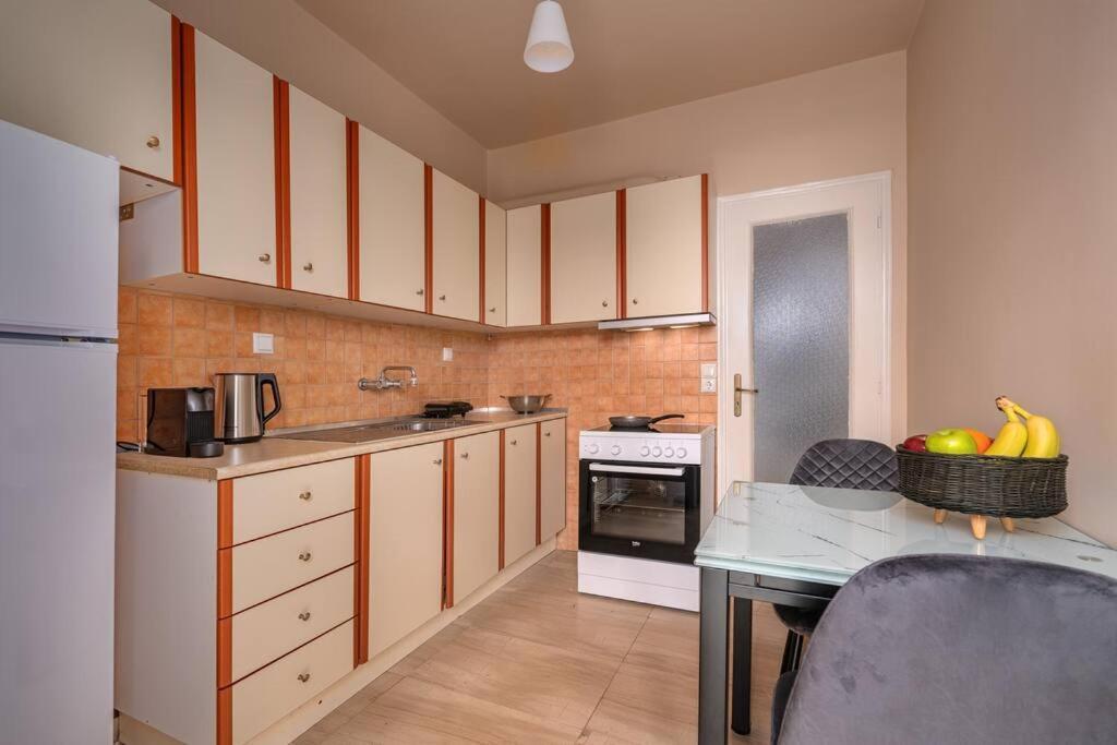 Peaceful 2 Bedroom In Glyfada Center Athen Eksteriør bilde